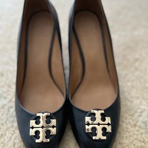 Tory Burch Black Leather Pumps 7.5